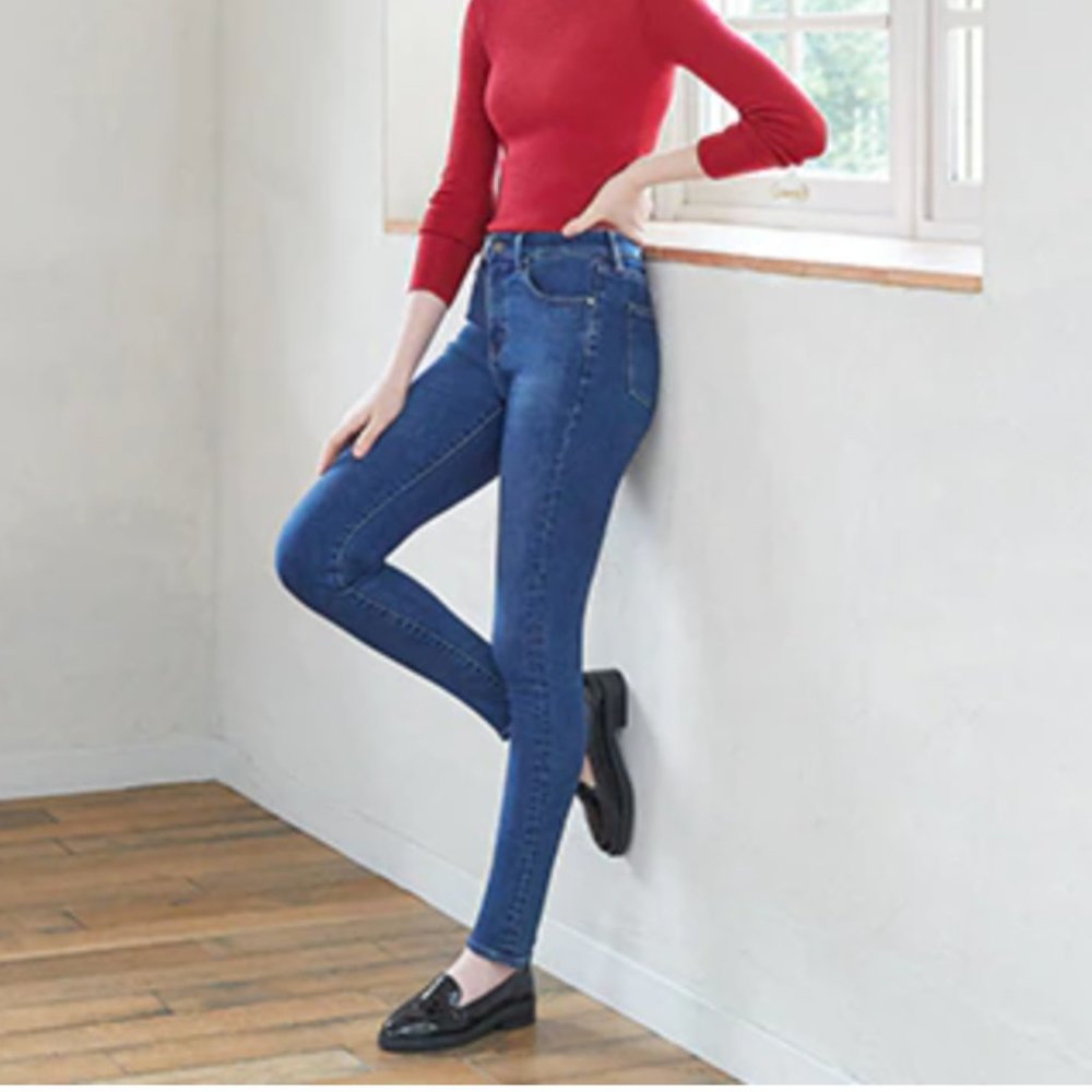 UNIQLO Blue Skinny Tapered Mid-Rise Ultra Stretch Jeans, 24x33